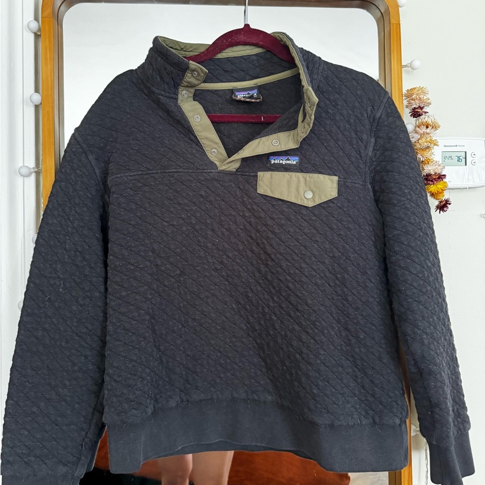 Patagonia Black and Olive Quilted Sweater